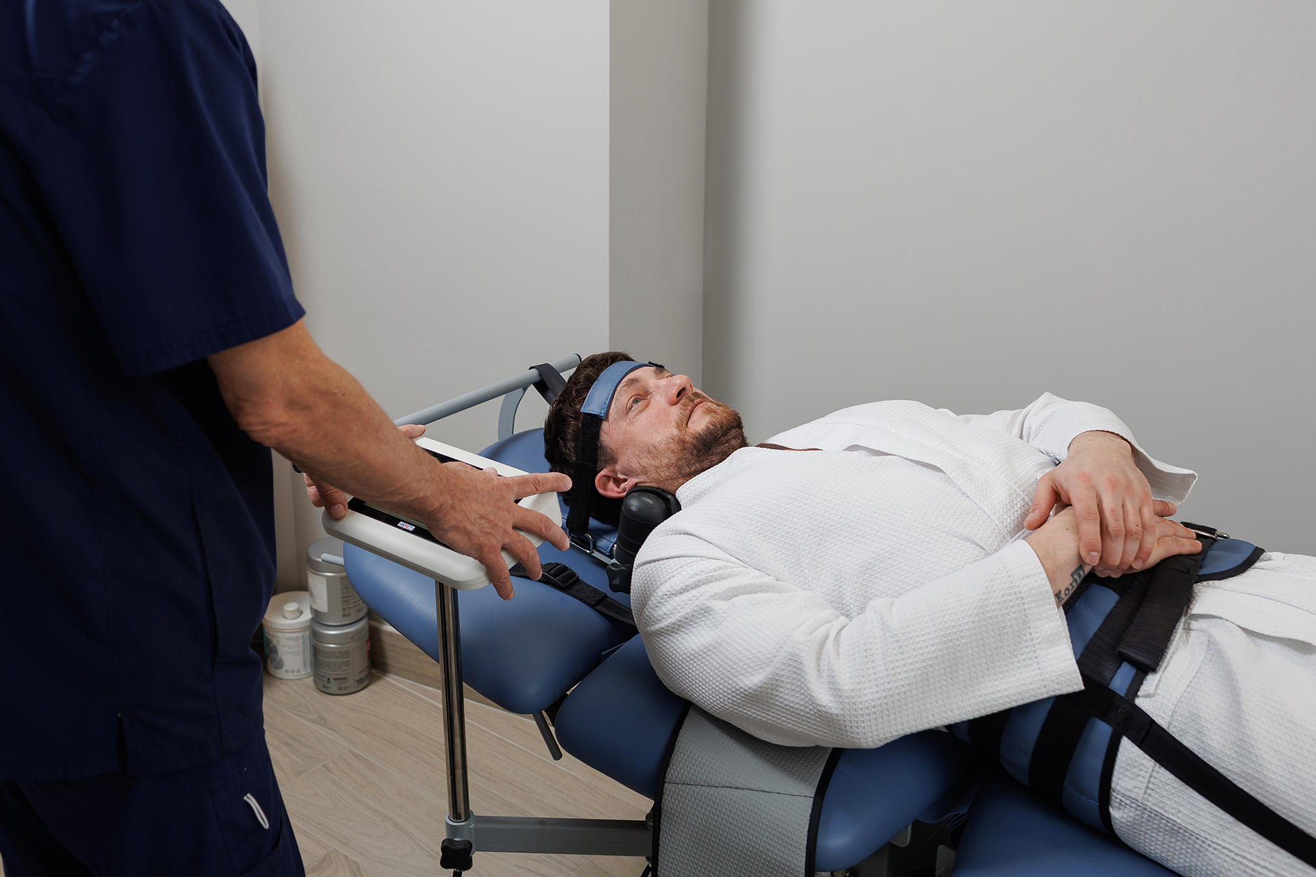 Вытяжение позвоночника на аппарате «Ормед-тракцион» 2 Вытяжение позвоночника на аппарате «Ормед-тракцион»