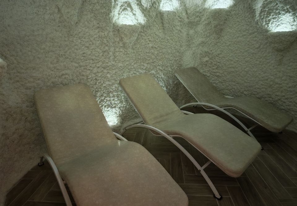 Спелеотерапия (соляная пещера) в группе 1 Спелеотерапия (соляная пещера) в группе